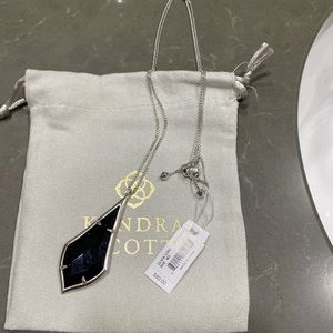 Kendra Scott Olivia long necklace